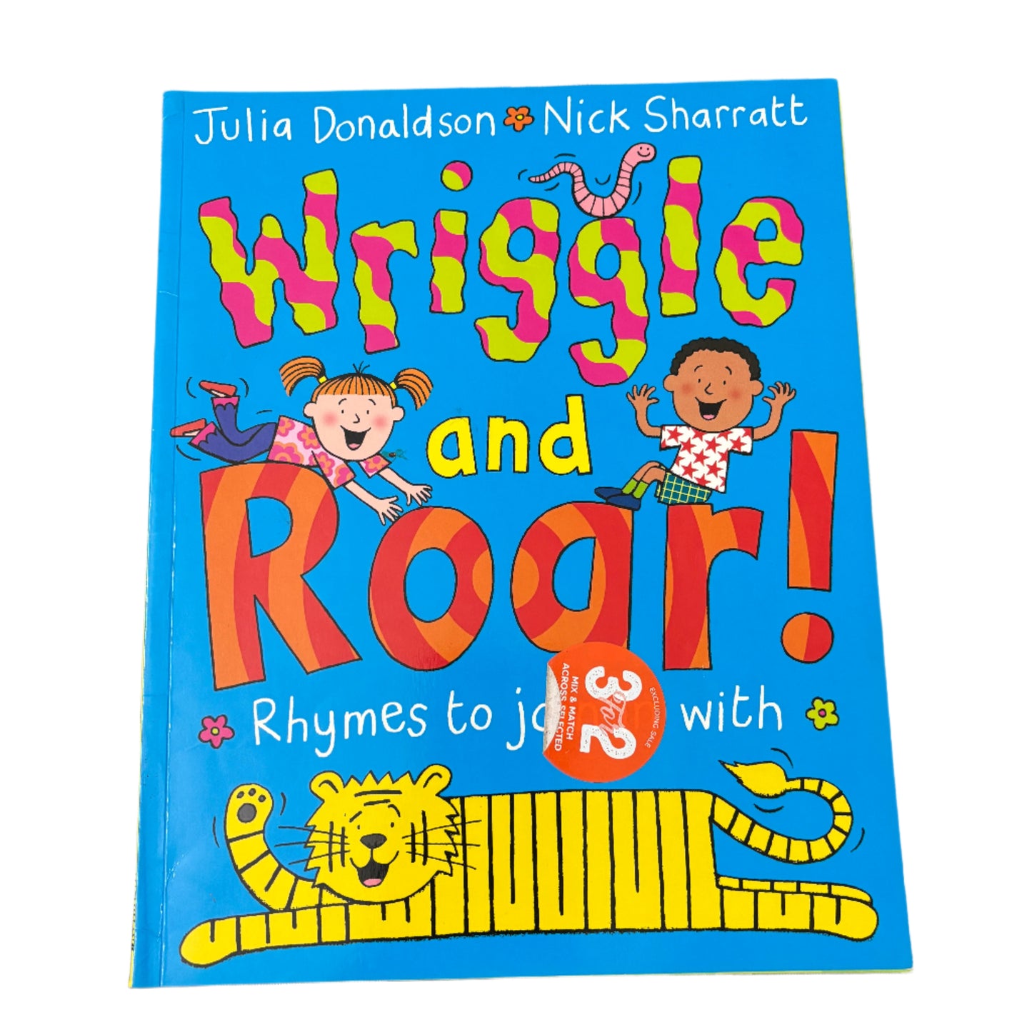 Wriggle_and_Roar_By_Julia_Donaldson.v1