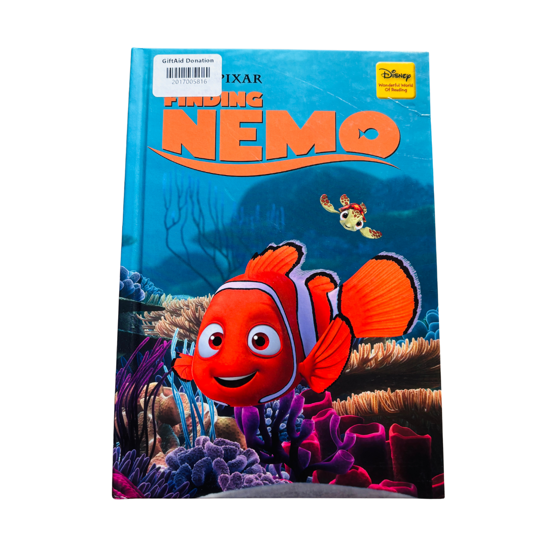 Book cover of 'Finding Nemo' with a cartoon fish character on a blue background